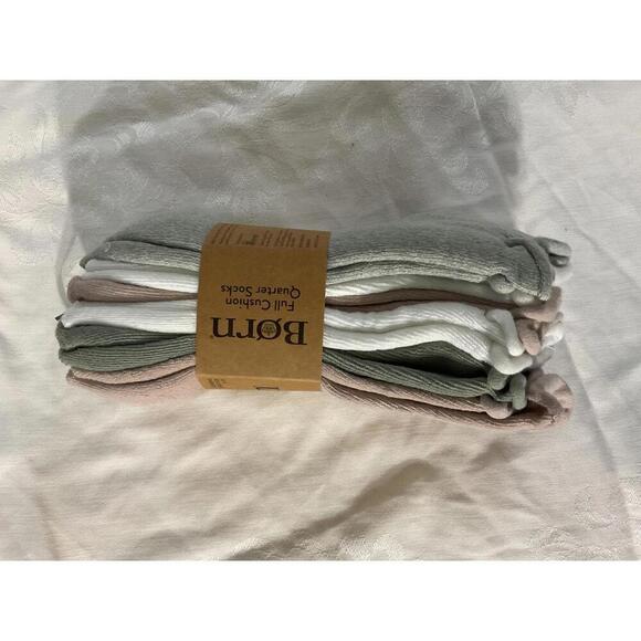 Born full cushion quarter socks, 6 pair size 4-10 NWT - Picture 3 of 7